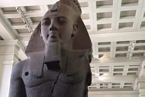 Estatua colosal de Ramsés II, una de las maravillas que ver en el Museo Británico.
