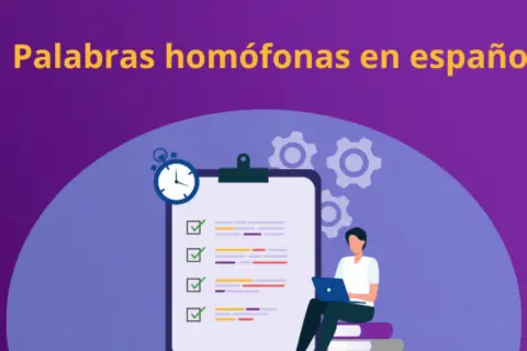 Un estudiante aprende palabras homófonas ejemplos 100 con un portátil y una lista de verificación.