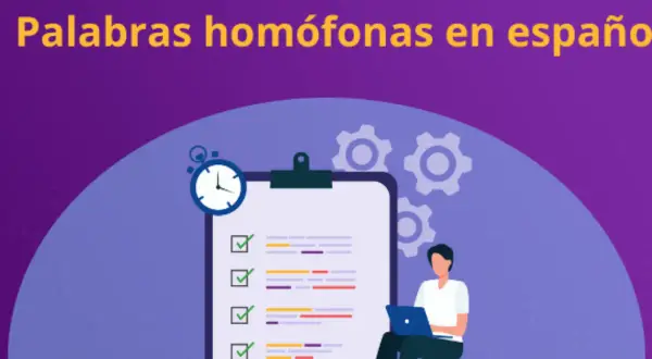 Un estudiante aprende palabras homófonas ejemplos 100 con un portátil y una lista de verificación.