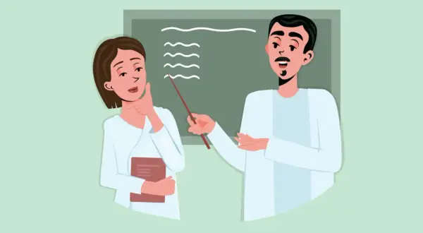 Un profesor explica algo en la pizarra a una estudiante que piensa. Ella sostiene un libro y él usa una varilla para señalar. Quizás está aprendiendo frases largas en inglés.