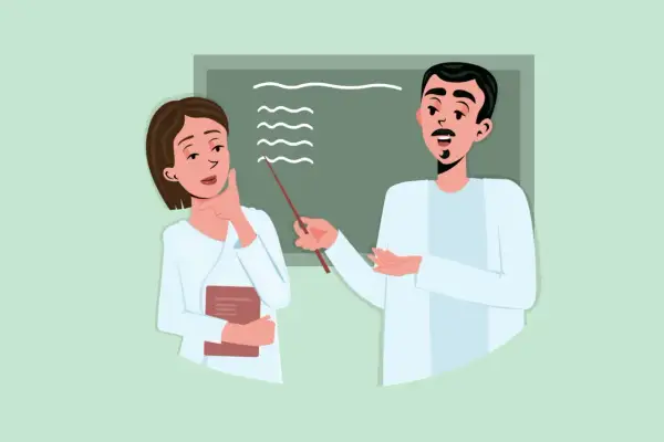Un profesor explica algo en la pizarra a una estudiante que piensa. Ella sostiene un libro y él usa una varilla para señalar. Quizás está aprendiendo frases largas en inglés.
